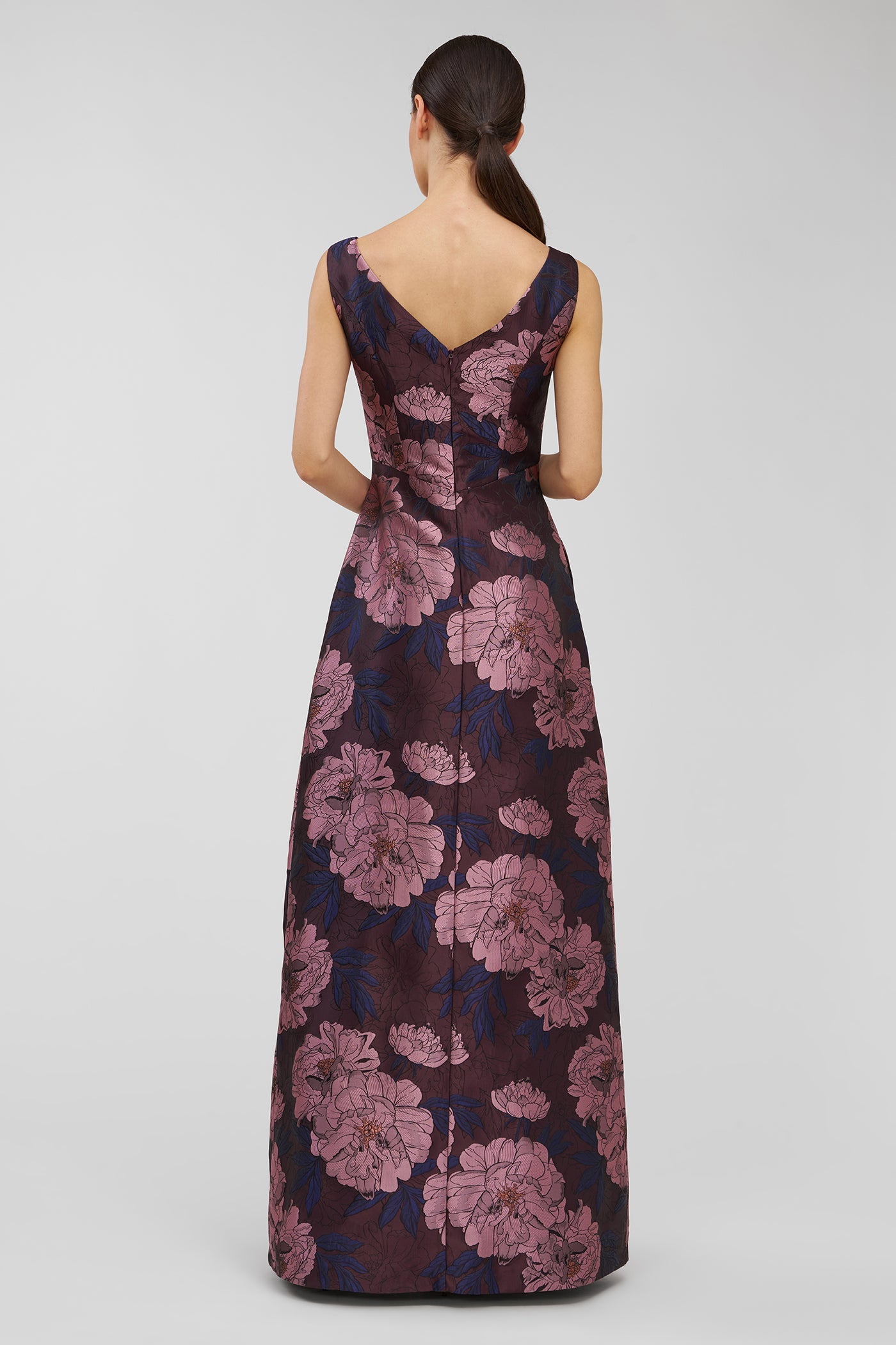 Kay Unger Bateau Neck Sleeveless Floral Jacquard Gown