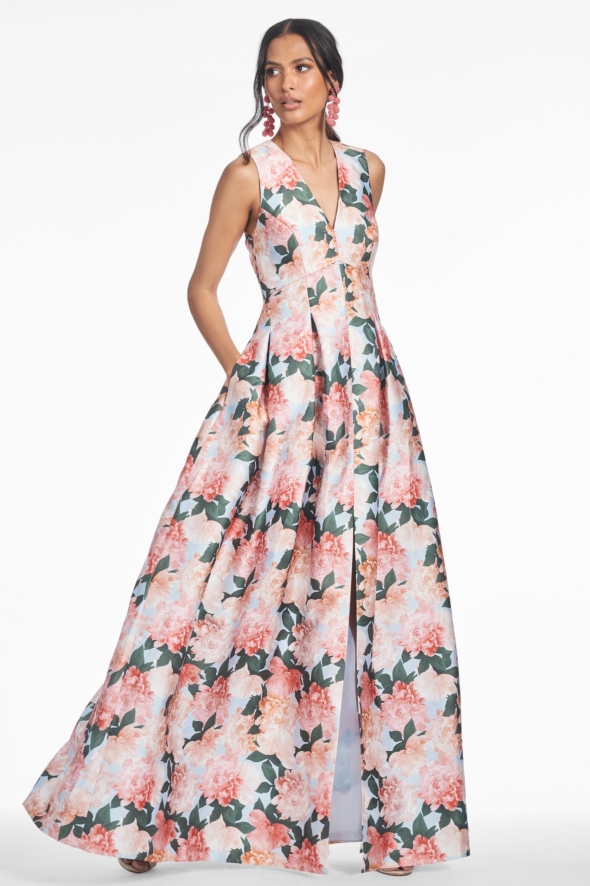 Sachin & Babi Sleeveless V-Neck Floral Gown – MOTHER OF